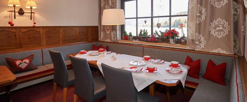 Gemütlicher Frühstücksraum in der Pension Kreuzer