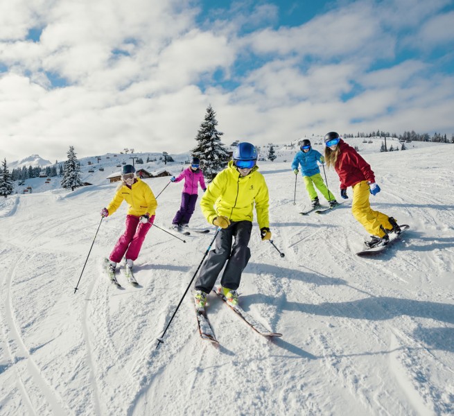 Skifahrer im Skigebiet Flachau © Flachau Tourismus